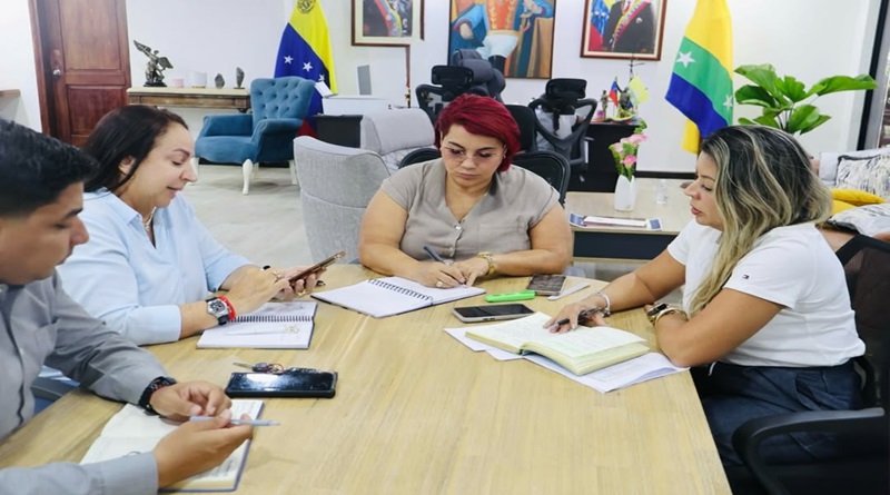 Multitud celebra turismo y cultura en Paseo de la Cruz